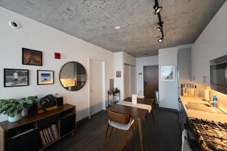 156 N Elizabeth St in Chicago, IL - Building Photo - Building Photo