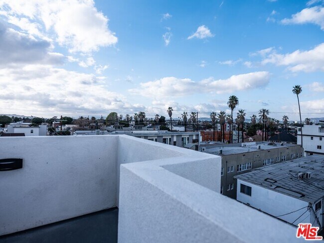 1147 W 37th St in Los Angeles, CA - Building Photo - Building Photo