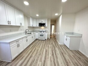 622 E 7th St in Long Beach, CA - Building Photo - Building Photo