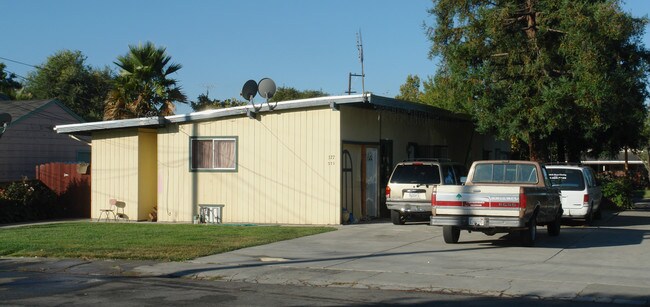 377-379 Lyndale Ave in San Jose, CA - Foto de edificio - Building Photo