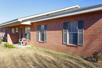 Westport Apartments in Montgomery, AL - Building Photo - Building Photo