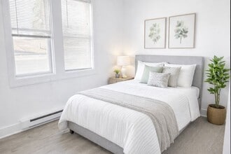 10 Balmforth Ave in Danbury, CT - Foto de edificio - Building Photo