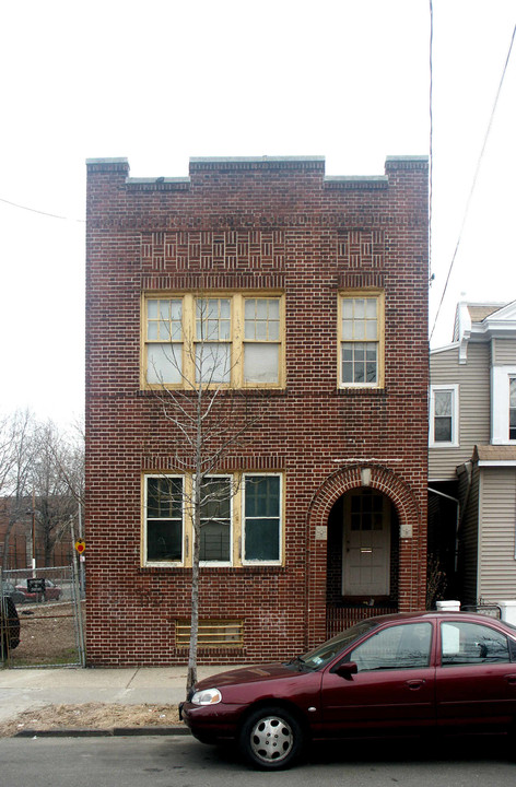 1076 Virginia Ave in Bronx, NY - Building Photo