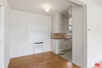 11165 Sunshine Terrace in Los Angeles, CA - Building Photo - Building Photo