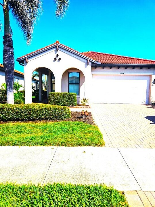 10468 Crooked Crk Dr in Venice, FL - Building Photo