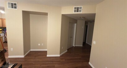 10125 Cedar Key Ave in Las Vegas, NV - Building Photo - Building Photo