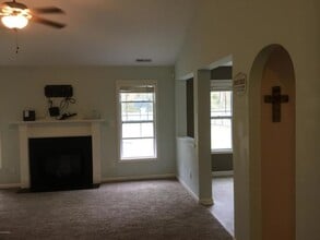 212 Garden Folly Ln in Richlands, NC - Building Photo - Building Photo