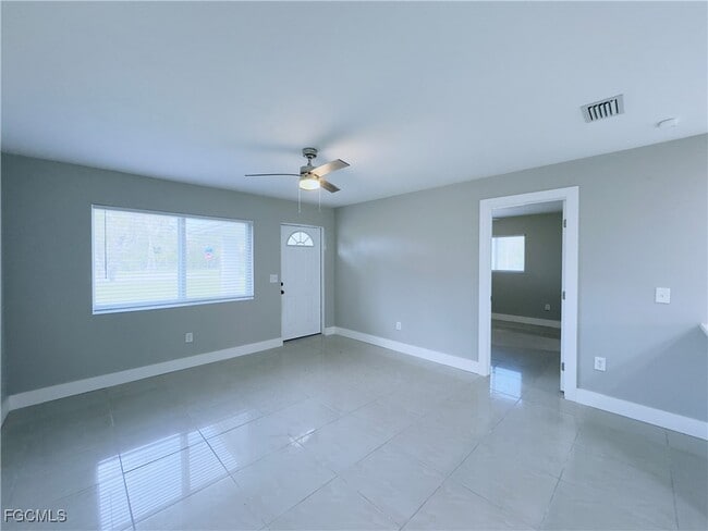 4432 E Riverside Dr in Ft. Myers, FL - Building Photo - Building Photo