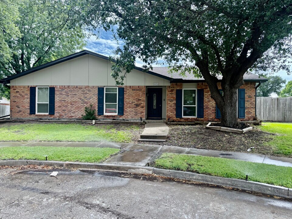 5024 Middleton Cir in The Colony, TX - Building Photo