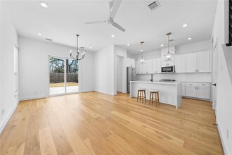 5706 Balbo St in Houston, TX - Building Photo - Building Photo