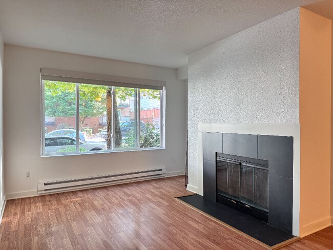 840 NE 125th St in Seattle, WA - Building Photo - Building Photo
