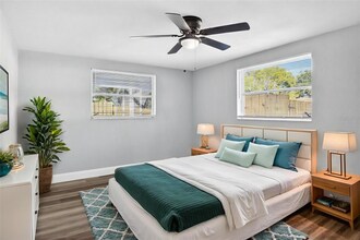 7835 Birchwood Dr in Port Richey, FL - Building Photo - Building Photo