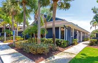 WestEnd in Tampa, FL - Building Photo - Building Photo