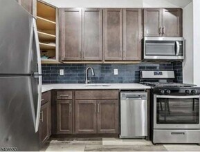 430 Ocean Ave, Unit 1L in Jersey City, NJ - Foto de edificio - Building Photo