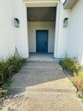 420 Placido Dr in Laredo, TX - Building Photo - Building Photo