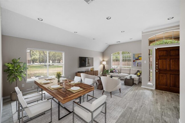 9847 Willow Crossing Dr in Houston, TX - Building Photo - Building Photo