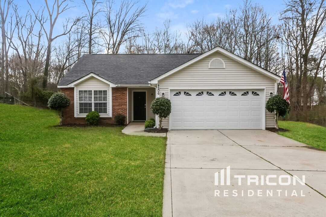 4206 Painted Trillium Ct in Matthews, NC - Building Photo