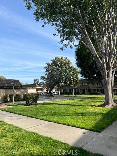 18068 Sunset Ct in Fountain Valley, CA - Building Photo - Building Photo