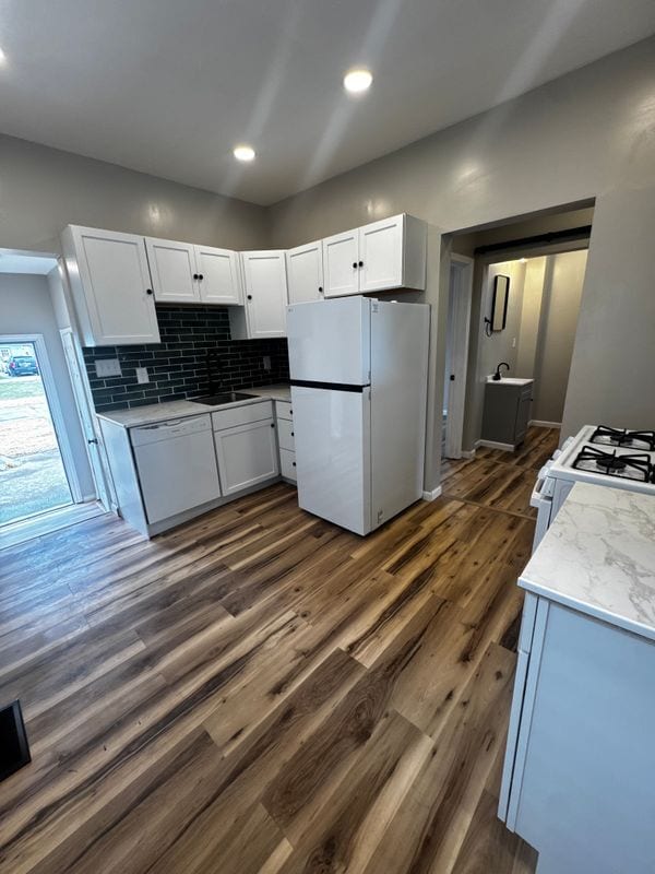 property at 1440 E Division St