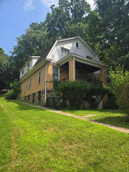 424 7th St in Oakmont, PA - Building Photo