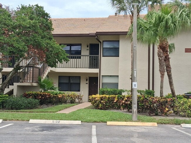 7590 Tahiti Ln in Greenacres, FL - Building Photo - Building Photo