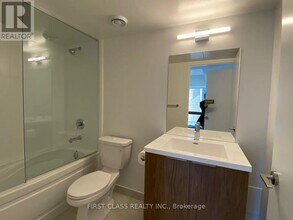 60 Shuter St in Toronto, ON - Building Photo - Building Photo