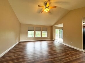 147 Kale Ct in St. Robert, MO - Building Photo - Building Photo