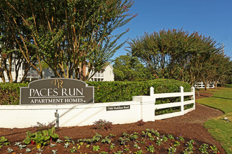 Paces Run in Columbia, SC - Foto de edificio - Building Photo