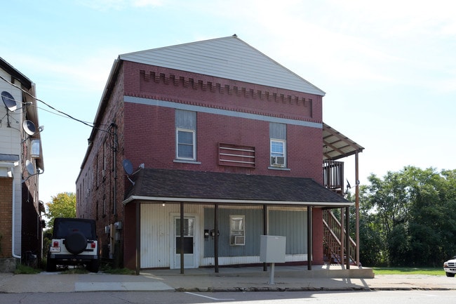 140 S Main St in Rittman, OH - Building Photo - Building Photo
