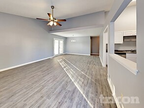 305 Trowbridge Rd in Columbia, SC - Foto de edificio - Building Photo