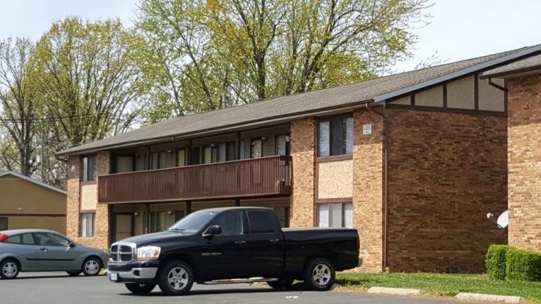 Bouse Apartment Homes in Belleville, IL - Building Photo