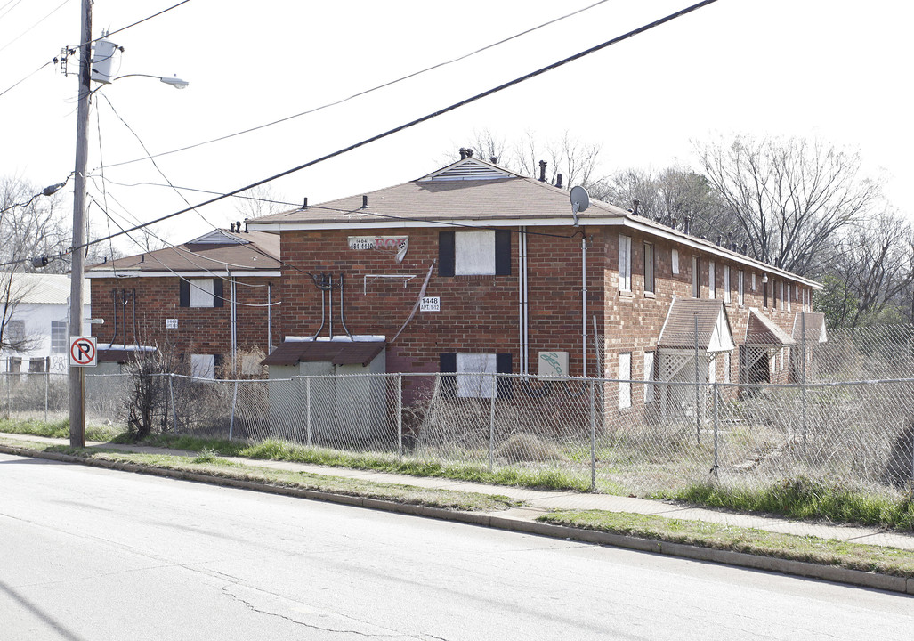 Nadlan Central Avenue Apartments in East Point, GA - Foto de edificio