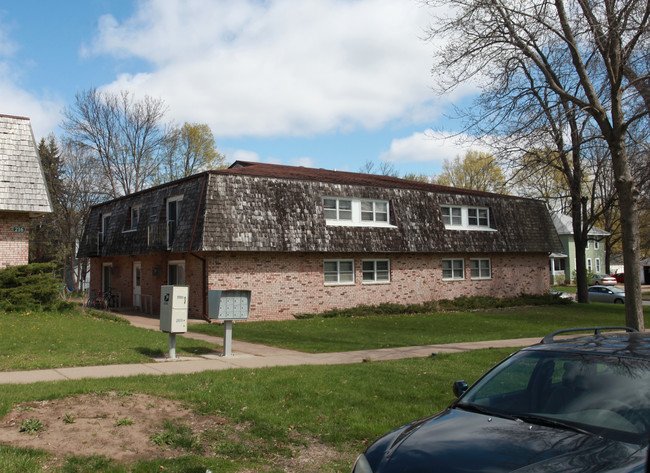 206 Broadway St in Eau Claire, WI - Building Photo - Building Photo