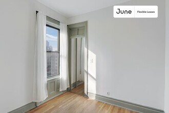 824 9th Ave in New York, NY - Building Photo - Building Photo