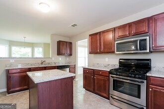 6322 Shell Dr SW in Atlanta, GA - Building Photo - Building Photo