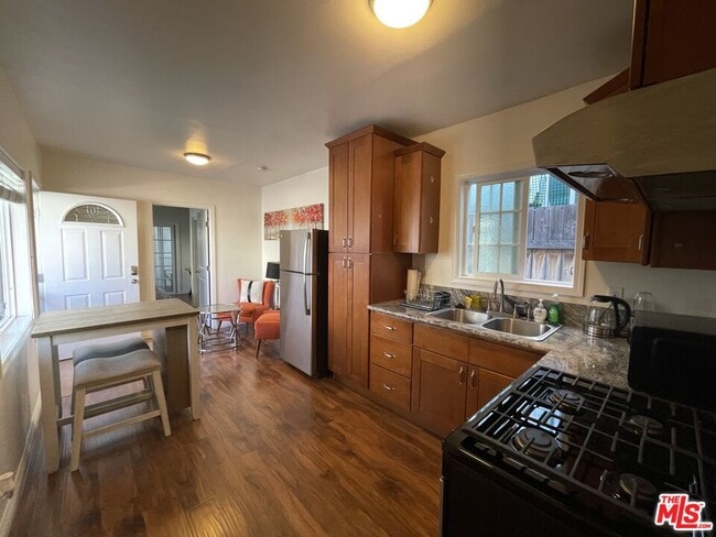 1245 1/2 24th St in Santa Monica, CA - Building Photo - Building Photo