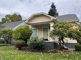 1336 N Holman St in Portland, OR - Building Photo