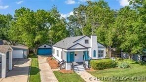 2047 E 13th St in Tulsa, OK - Foto de edificio - Building Photo