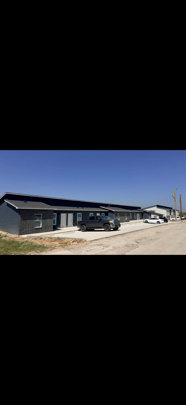 Apex Townhomes in Hamilton, TX - Building Photo - Floor Plan