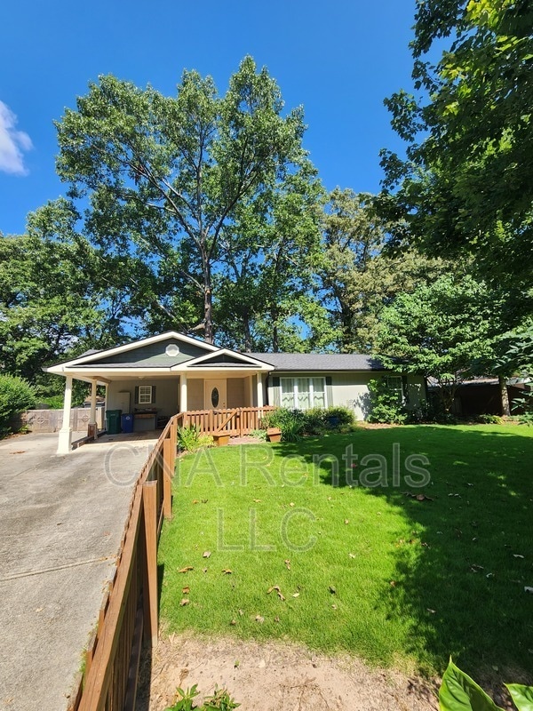 property at 2750 Ivanhoe Ln