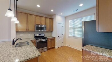 1604 Pat Garrett St in Charlotte, NC - Building Photo - Building Photo