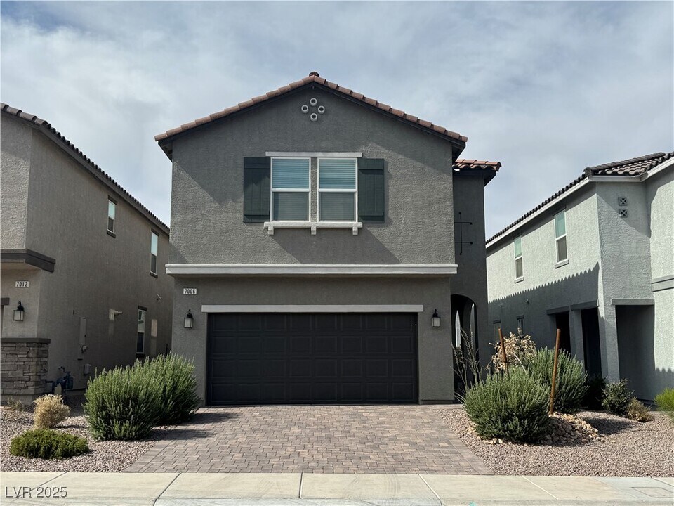 7006 Sylmar Ave in Las Vegas, NV - Building Photo