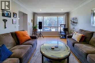 25 Buckingham St in Brantford, ON - Building Photo - Building Photo