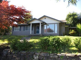 7507 Hill Ave in Gig Harbor, WA - Building Photo