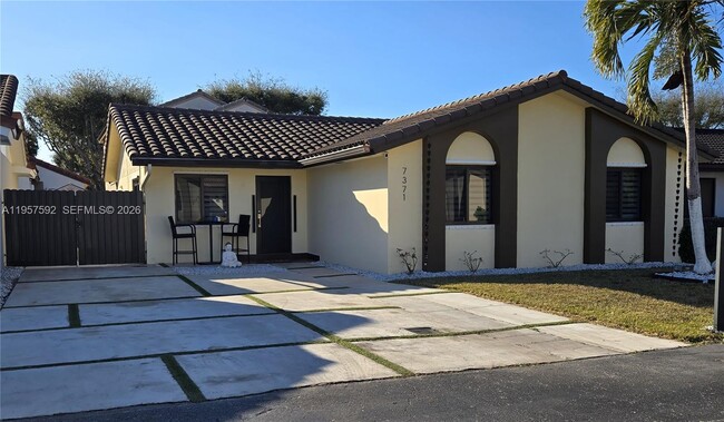 7371 SW 113th Cir Pl