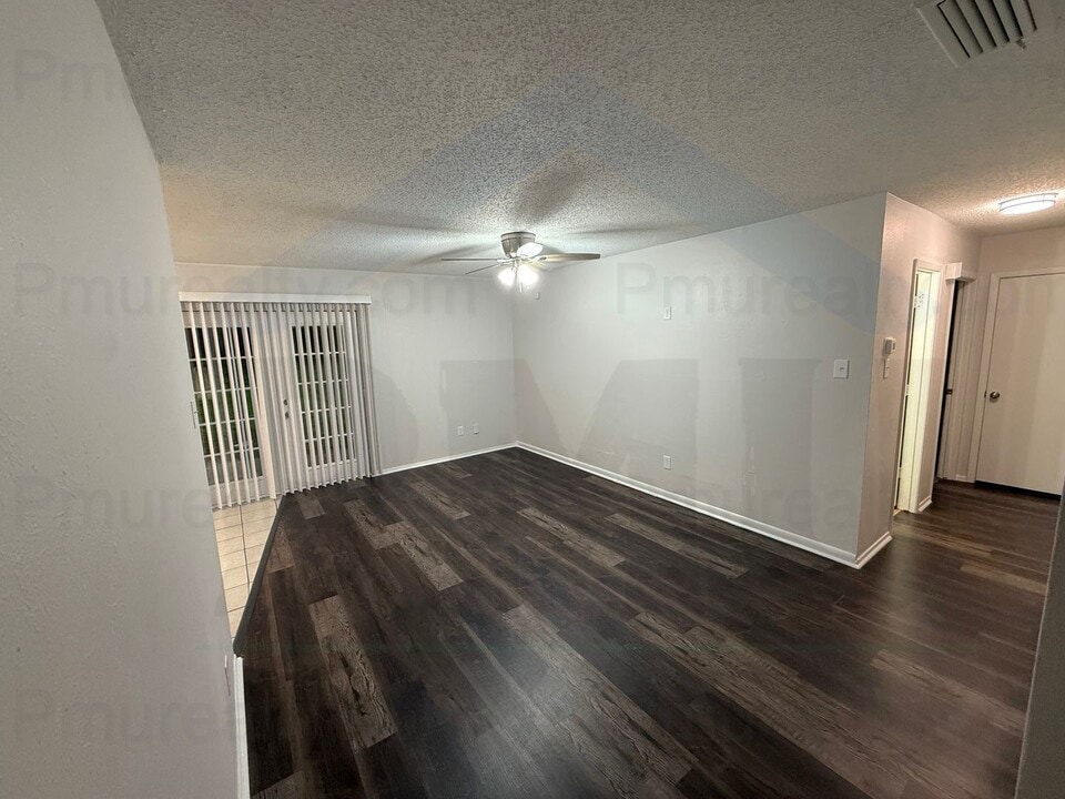 1217 Neptune St in Cedar Hill, TX - Building Photo