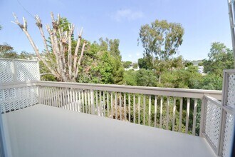 251 Avenida Madrid in San Clemente, CA - Building Photo - Building Photo