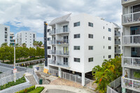 Arcadia Condominiums in Miami Beach, FL - Building Photo - Building Photo