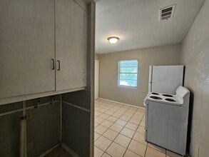 914 Harlandale Ave in Dallas, TX - Building Photo - Building Photo
