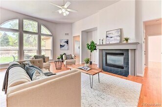 2048 E 101st Way in Thornton, CO - Foto de edificio - Building Photo